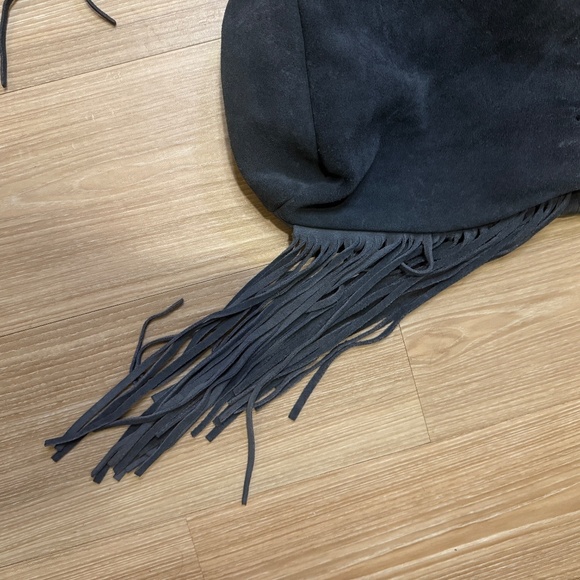Fringed Suede Drawstring Shoulder Bag – Black - Picture 3 of 7